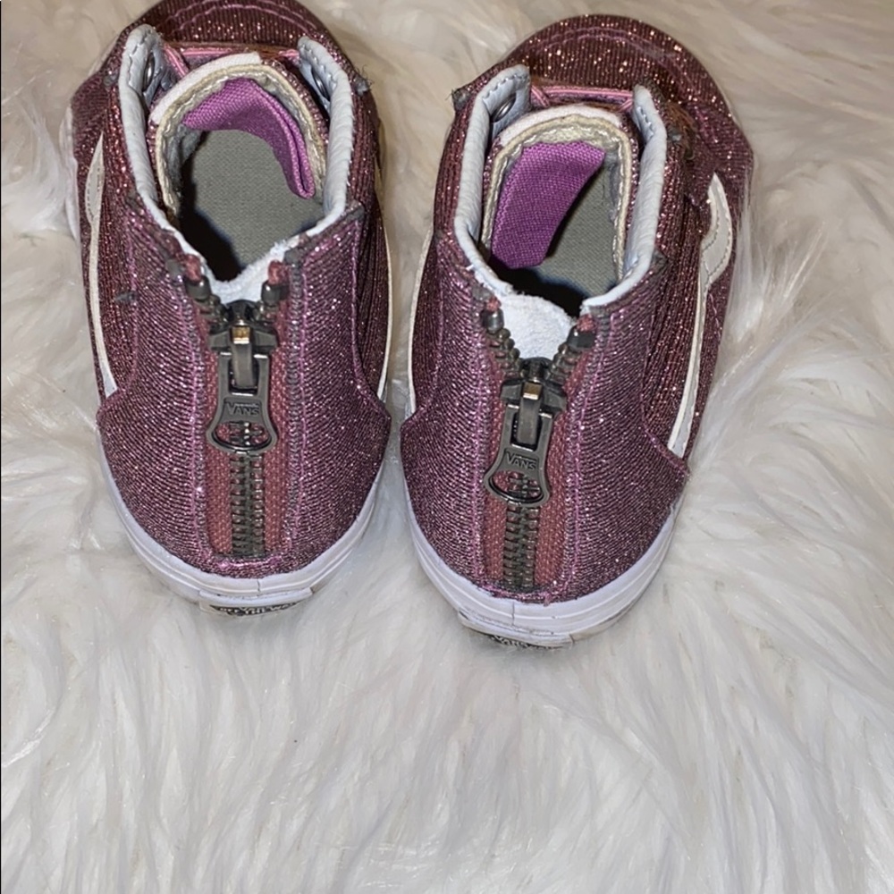 Vans - Picture 4 of 4